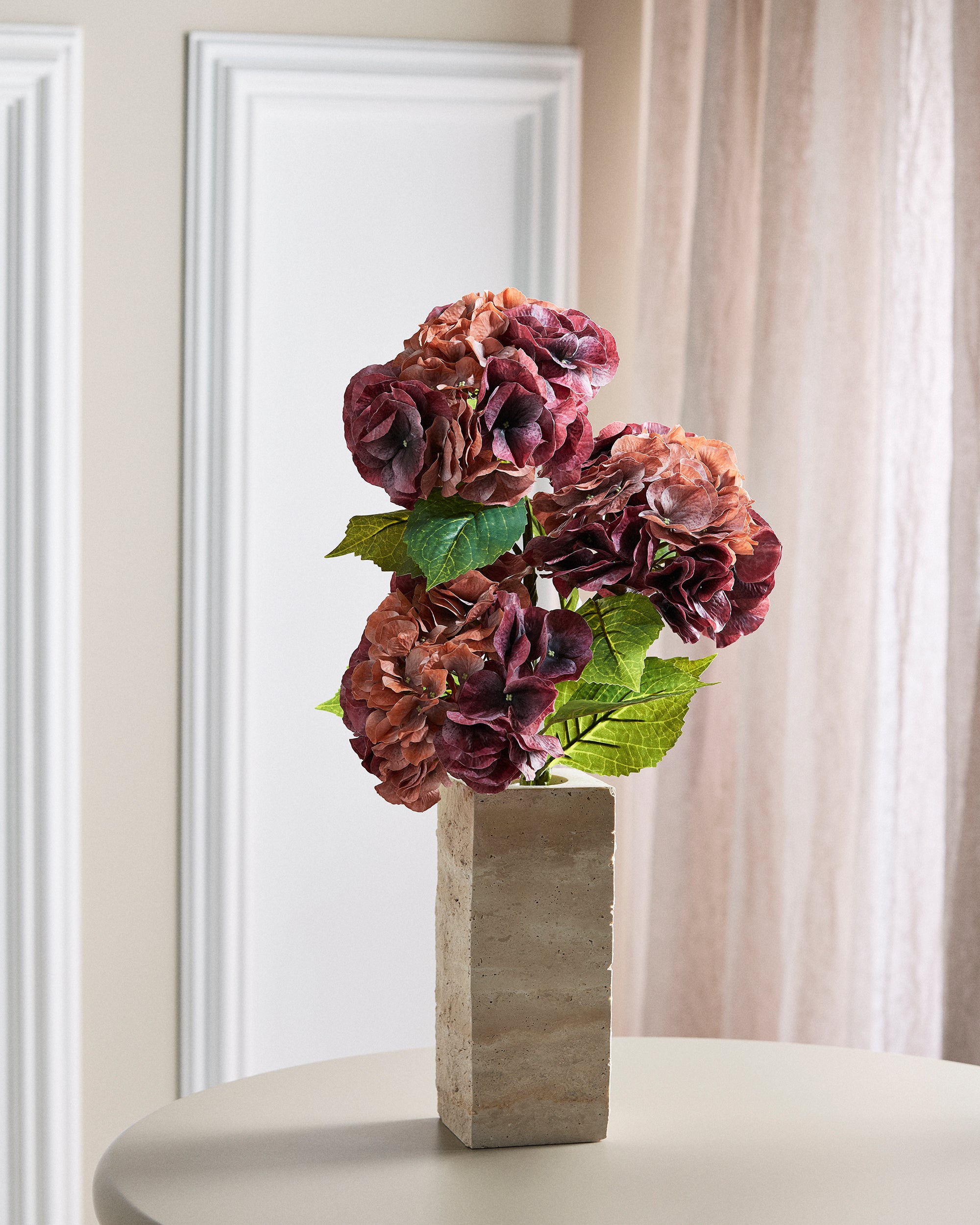 Fyldigt Hortensia Bundt - Lys Bordeaux